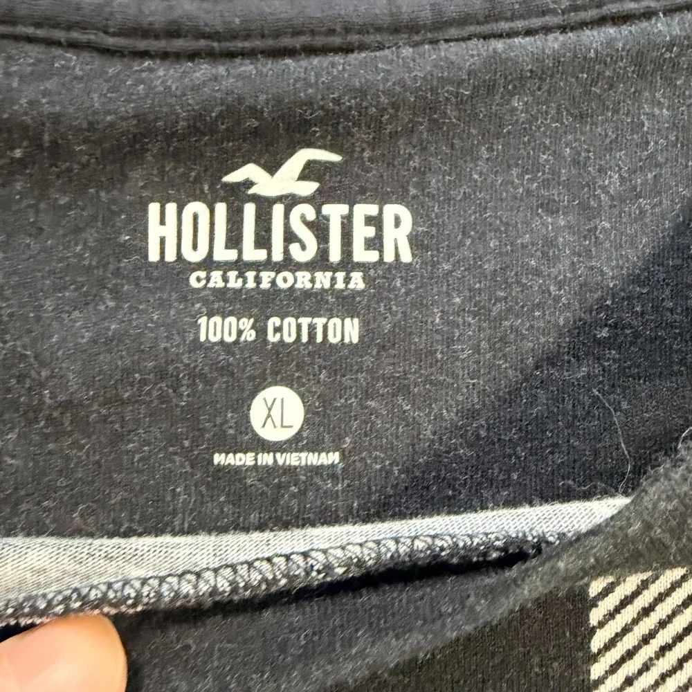 Hollister Mens XL Black Gray Vertical Stripe Script Logo Cotton T Shirt